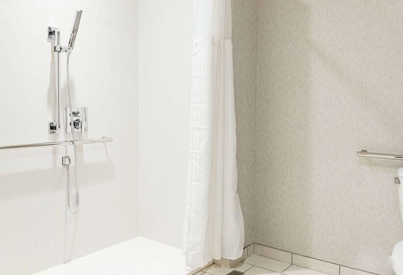 Revel Hotel Des Moines Urbandale, Tapestry Collection By Hilton