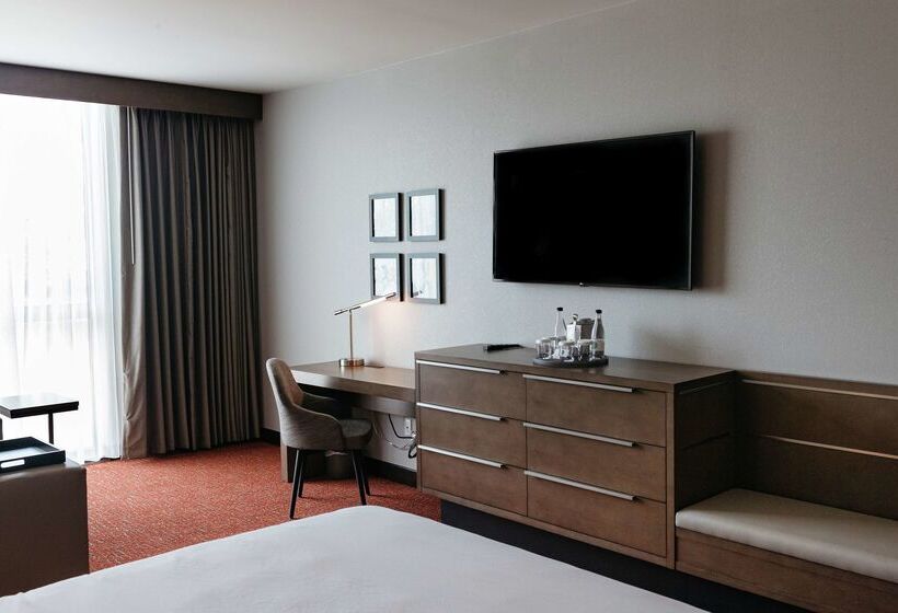 Revel Hotel Des Moines Urbandale, Tapestry Collection By Hilton