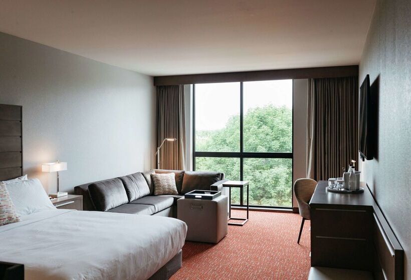Revel Hotel Des Moines Urbandale, Tapestry Collection By Hilton