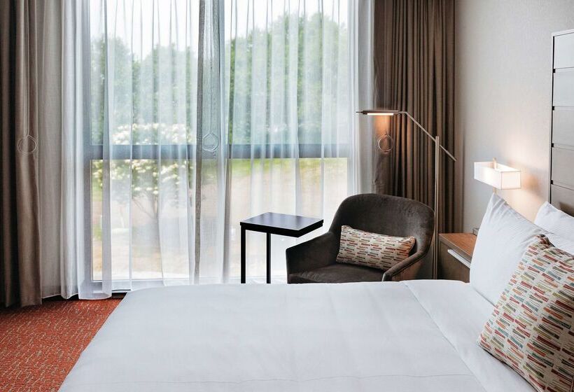 Revel Hotel Des Moines Urbandale, Tapestry Collection By Hilton