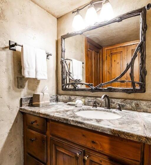 ホテル Silver King By All Seasons Resort Lodging