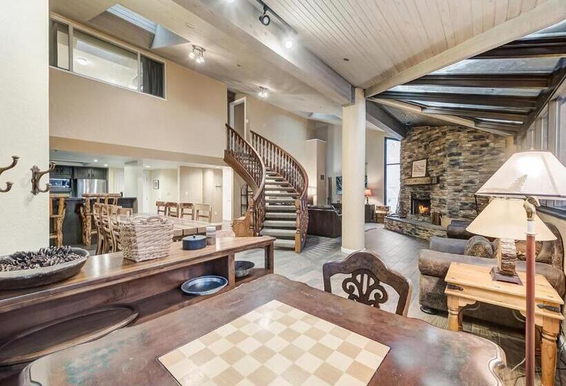 ホテル Silver King By All Seasons Resort Lodging