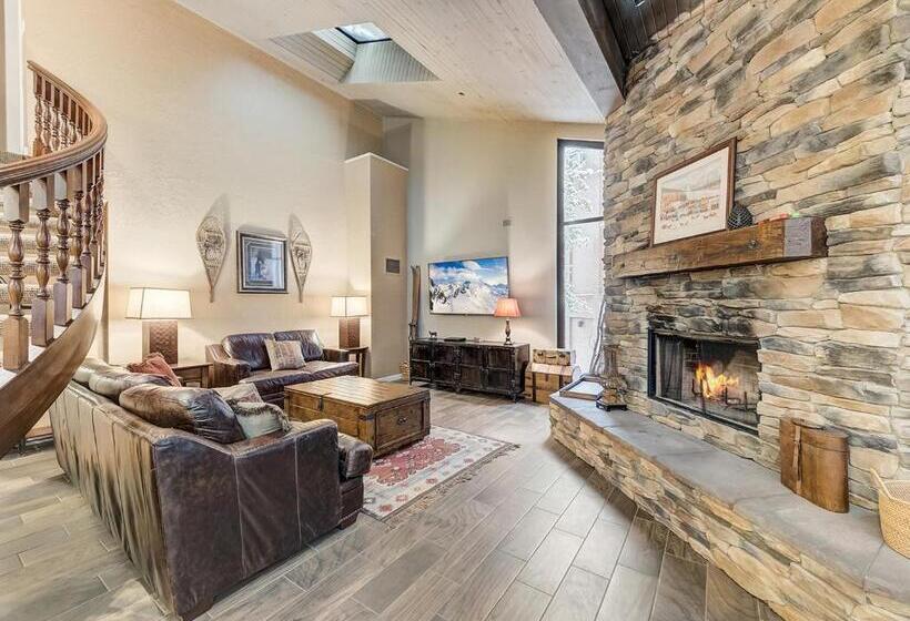 ホテル Silver King By All Seasons Resort Lodging