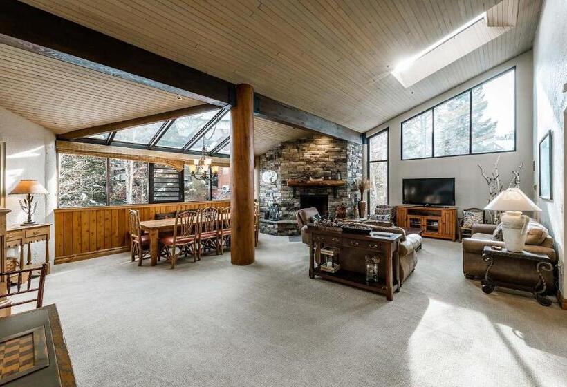 ホテル Silver King By All Seasons Resort Lodging