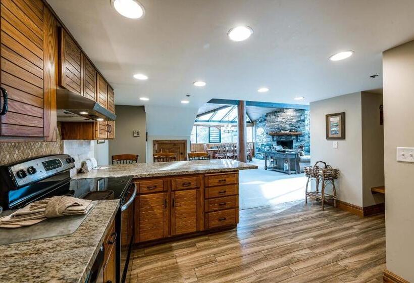 ホテル Silver King By All Seasons Resort Lodging