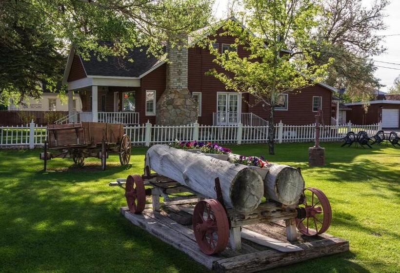 호텔 Silver Maple Inn And The Cain House Country Suites