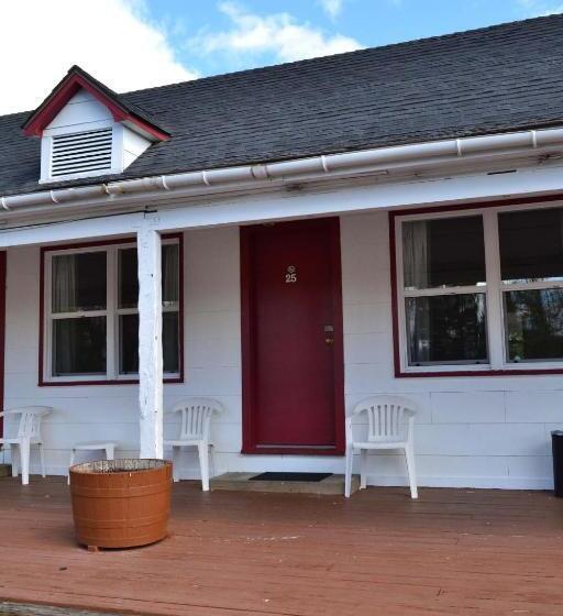 호텔 Silver Maple Inn And The Cain House Country Suites