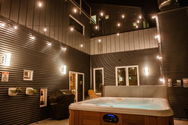 هتل Silverbow Inn & Suites