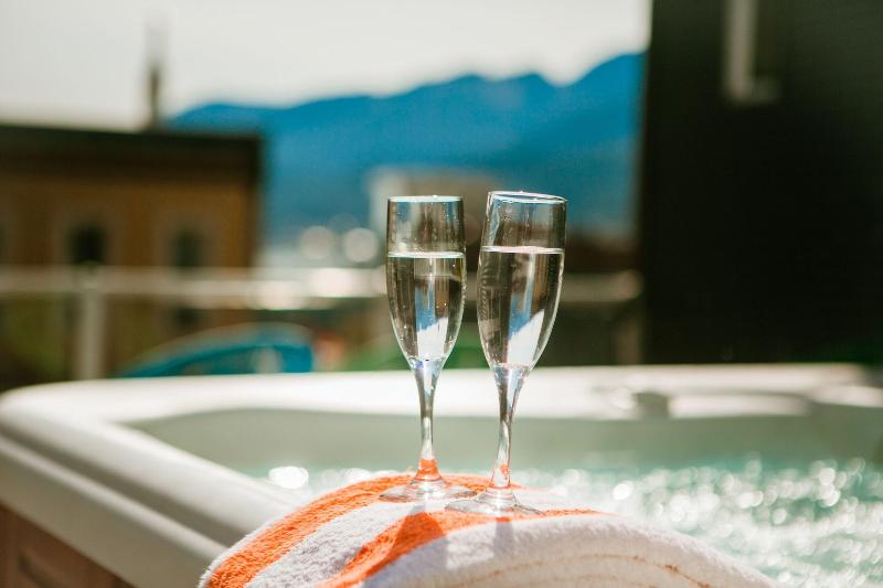 فندق Silverbow Inn & Suites