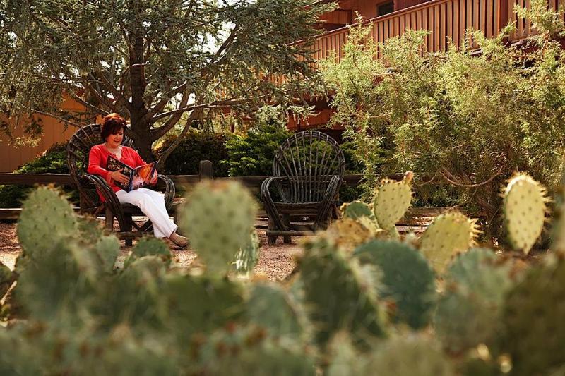 هتل Sky Ranch Lodge