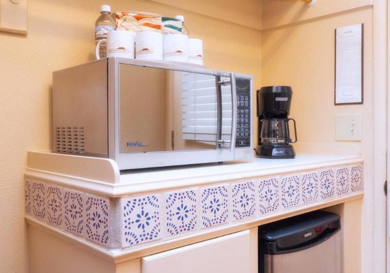 هتل Sky Ranch Lodge