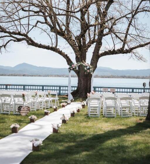 ホテル Skylark Shores Resort