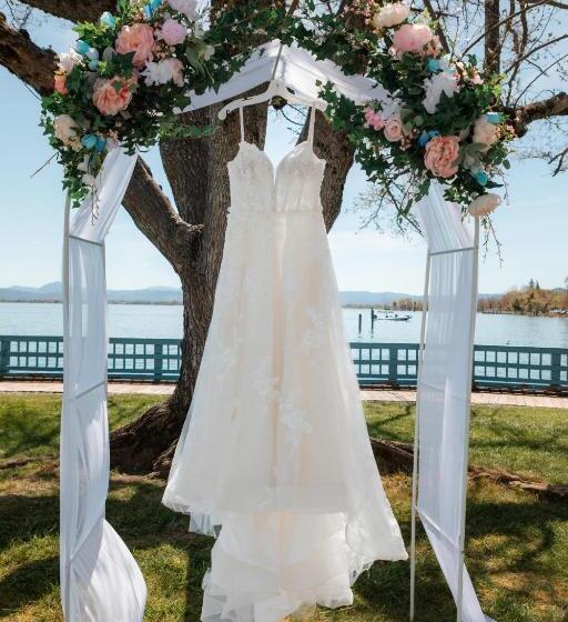 فندق Skylark Shores Resort