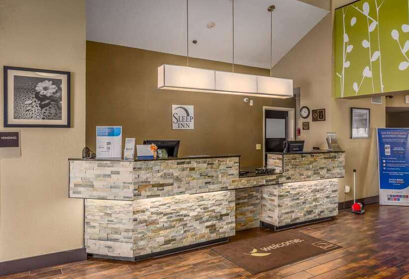 בית מלון כפרי Sleep Inn Airport