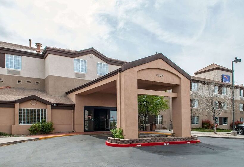 בית מלון כפרי Sleep Inn Airport