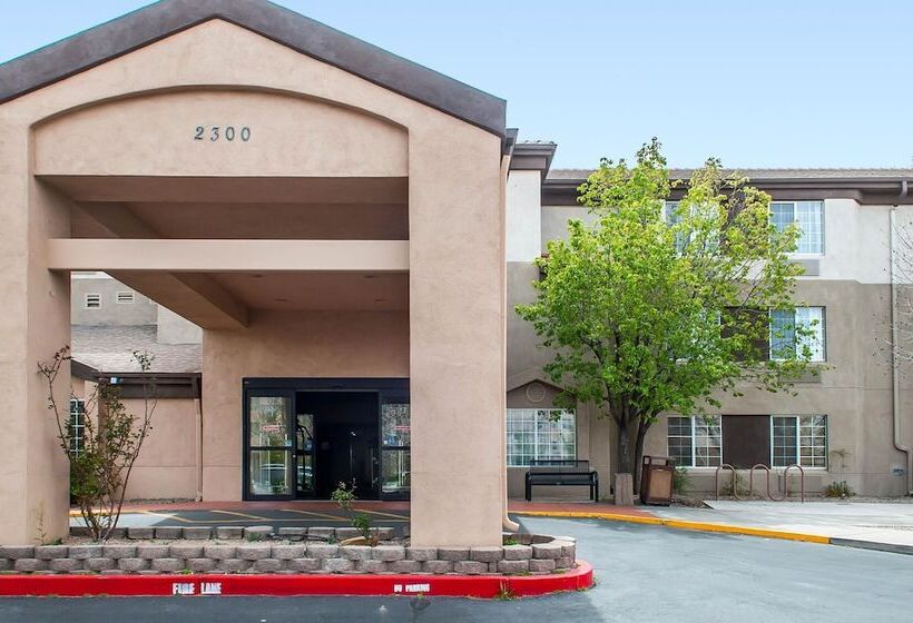 בית מלון כפרי Sleep Inn Airport