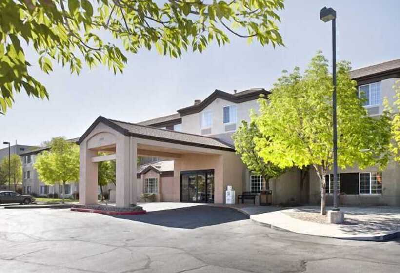 בית מלון כפרי Sleep Inn Airport