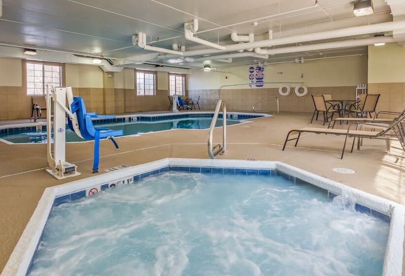 בית מלון כפרי Sleep Inn Airport