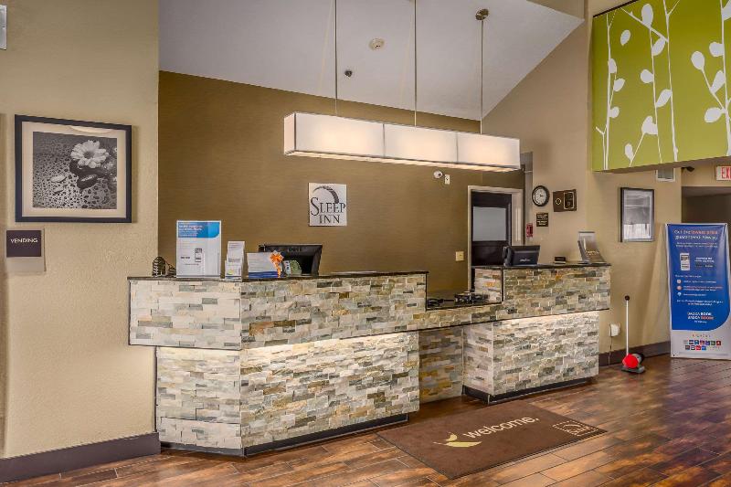 בית מלון כפרי Sleep Inn Airport