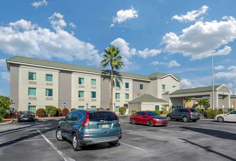 בית מלון כפרי Sleep Inn Clearwaterst Petersburg