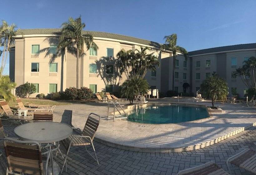 בית מלון כפרי Sleep Inn Clearwaterst Petersburg