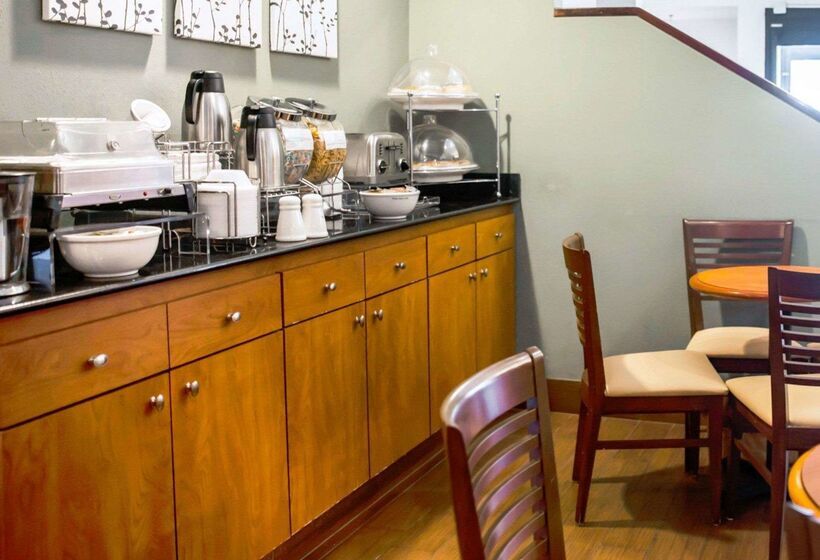 בית מלון כפרי Sleep Inn