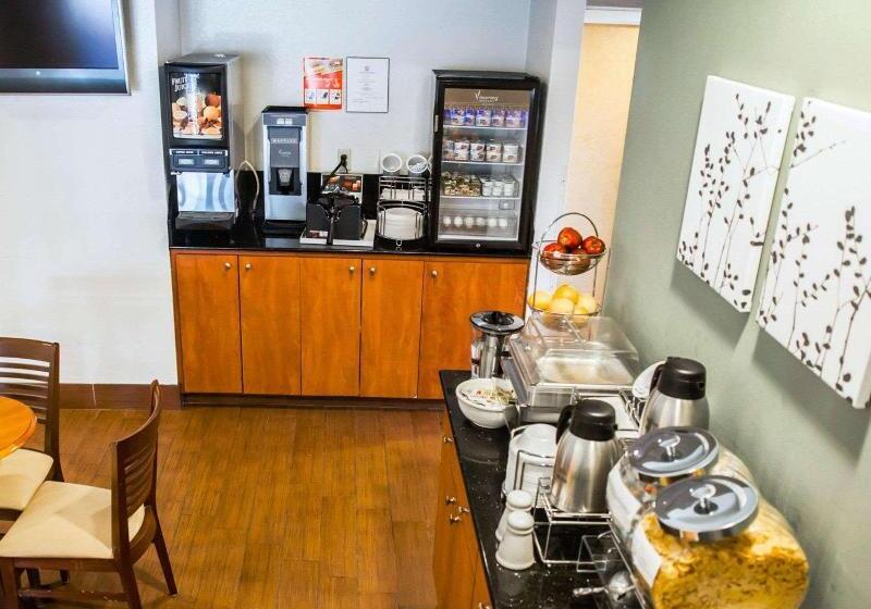 בית מלון כפרי Sleep Inn