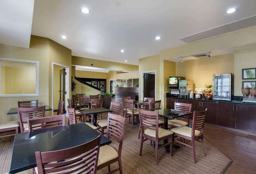 فندق Sleep Inn Hanes Mall