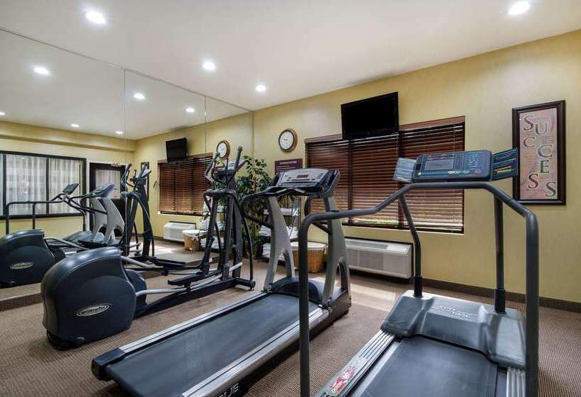 בית מלון כפרי Sleep Inn Hanes Mall