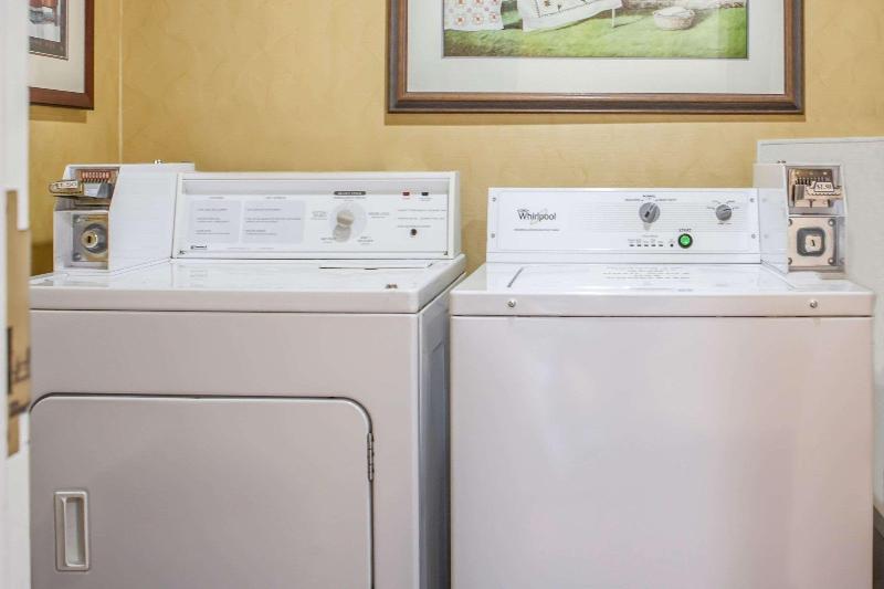 فندق Sleep Inn Hanes Mall