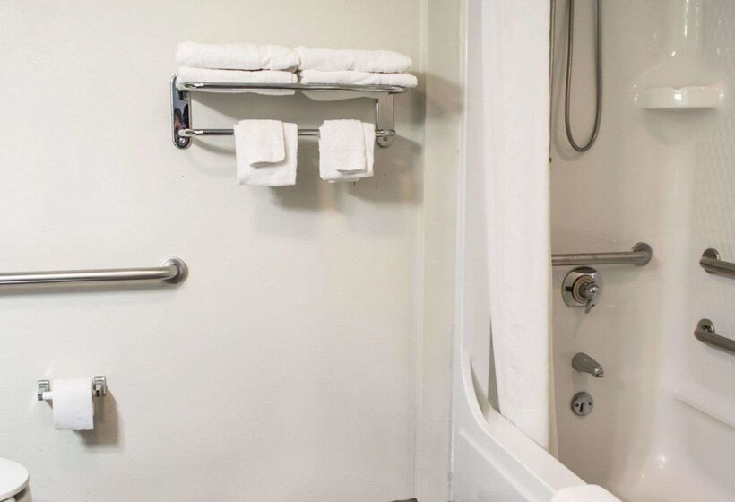 בית מלון כפרי Sleep Inn Historic