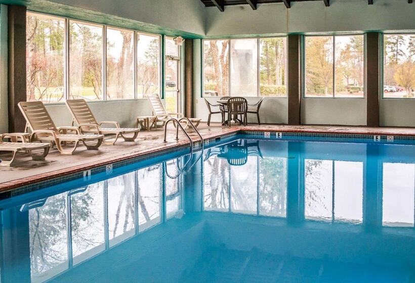 בית מלון כפרי Sleep Inn Historic