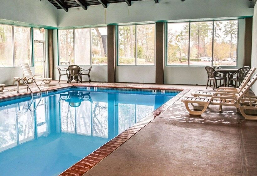 בית מלון כפרי Sleep Inn Historic