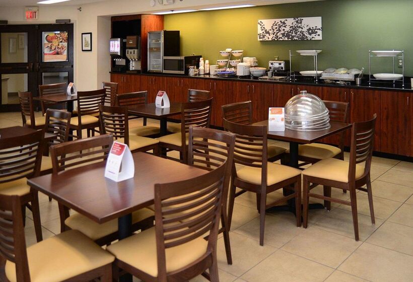 בית מלון כפרי Sleep Inn Horn Lakesouthaven