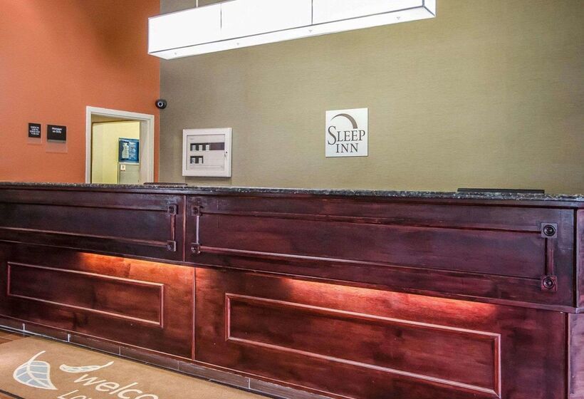 בית מלון כפרי Sleep Inn Louisville Airport & Expo