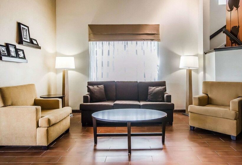 בית מלון כפרי Sleep Inn Louisville Airport & Expo