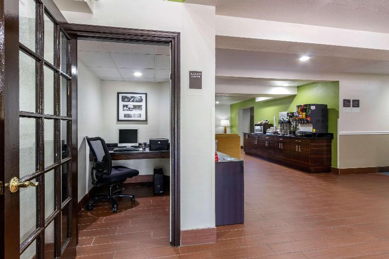 فندق Sleep Inn Near Busch Gardens   Usf