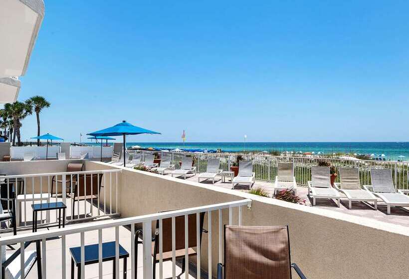 هتل Sleep Inn On The Beach