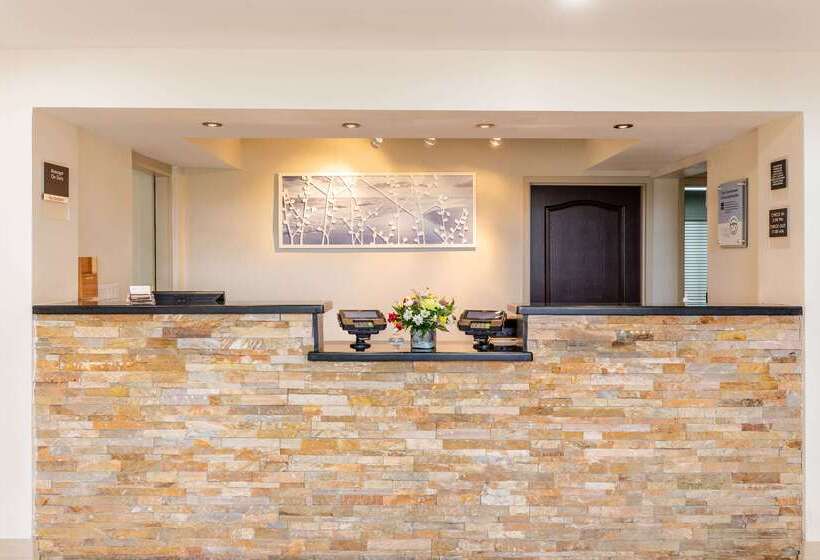 호텔 Sleep Inn On The Beach