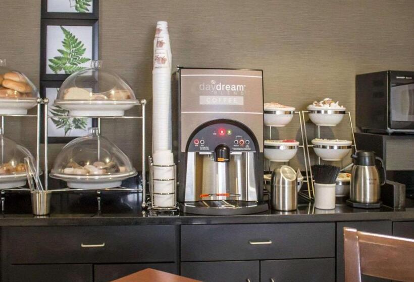 ホテル Sleep Inn Sandusky