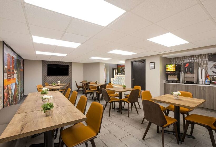 هتل Clarion Pointe Sevierville Pigeon Forge