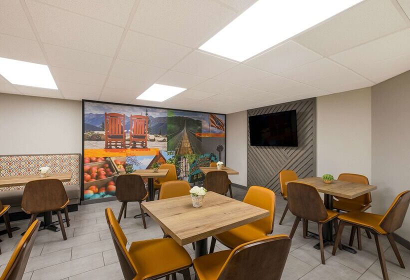 هتل Clarion Pointe Sevierville Pigeon Forge