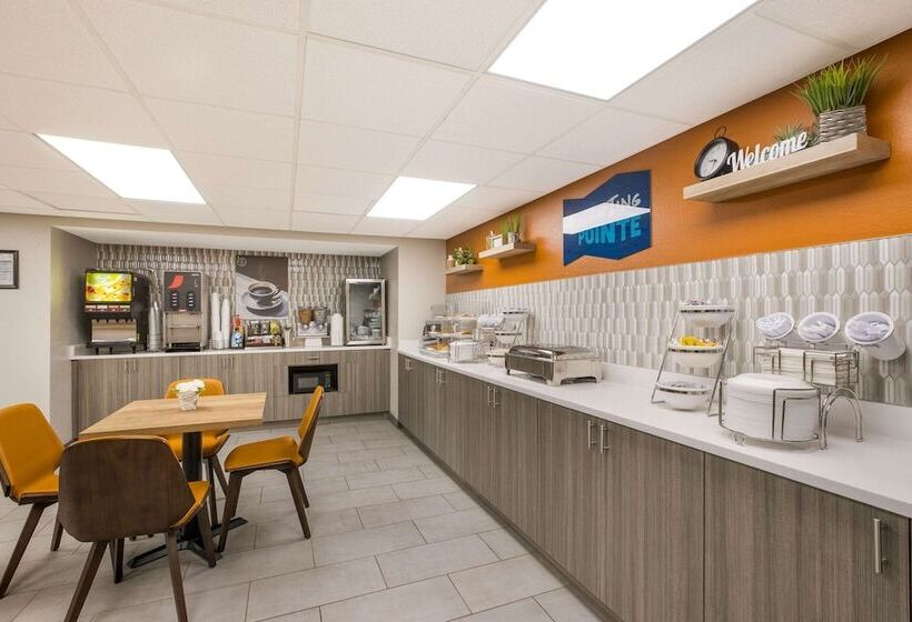 هتل Clarion Pointe Sevierville Pigeon Forge