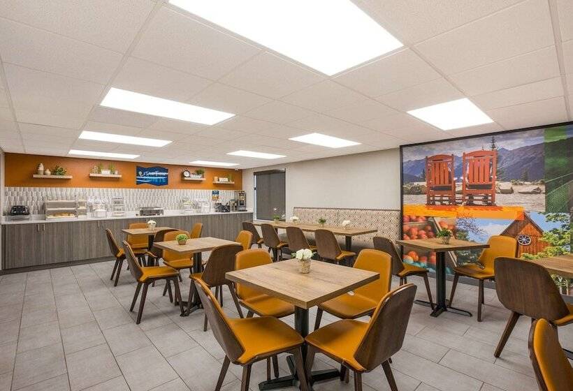 هتل Clarion Pointe Sevierville Pigeon Forge