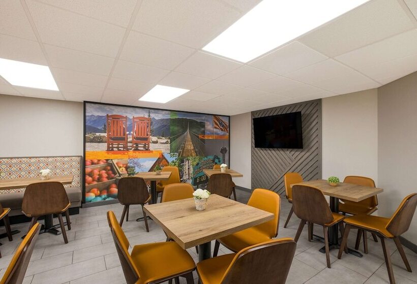 هتل Clarion Pointe Sevierville Pigeon Forge