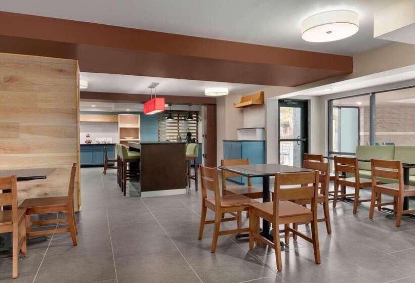 Отель Sleep Inn & Suites Near Halifax Regional Medical Center