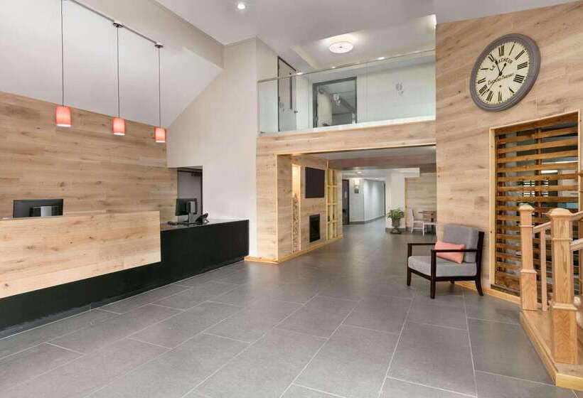 Отель Sleep Inn & Suites Near Halifax Regional Medical Center