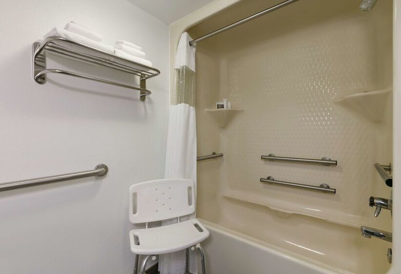 Отель Sleep Inn & Suites Near Halifax Regional Medical Center