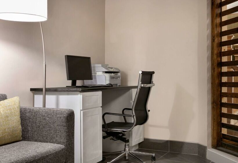 호텔 Sleep Inn & Suites Near Halifax Regional Medical Center