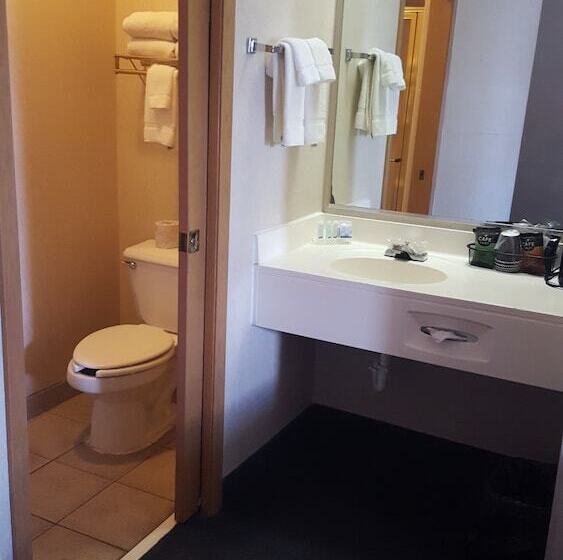 Отель Sleep Inn University